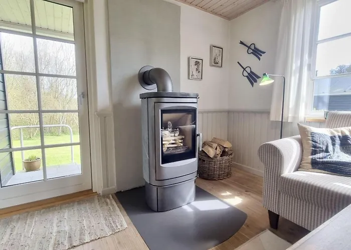 Schickes-ferienhaus-direkt-am-waldrand Holiday home